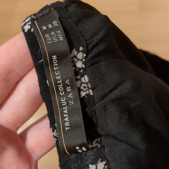 Zara shorts - Picture 2 of 2